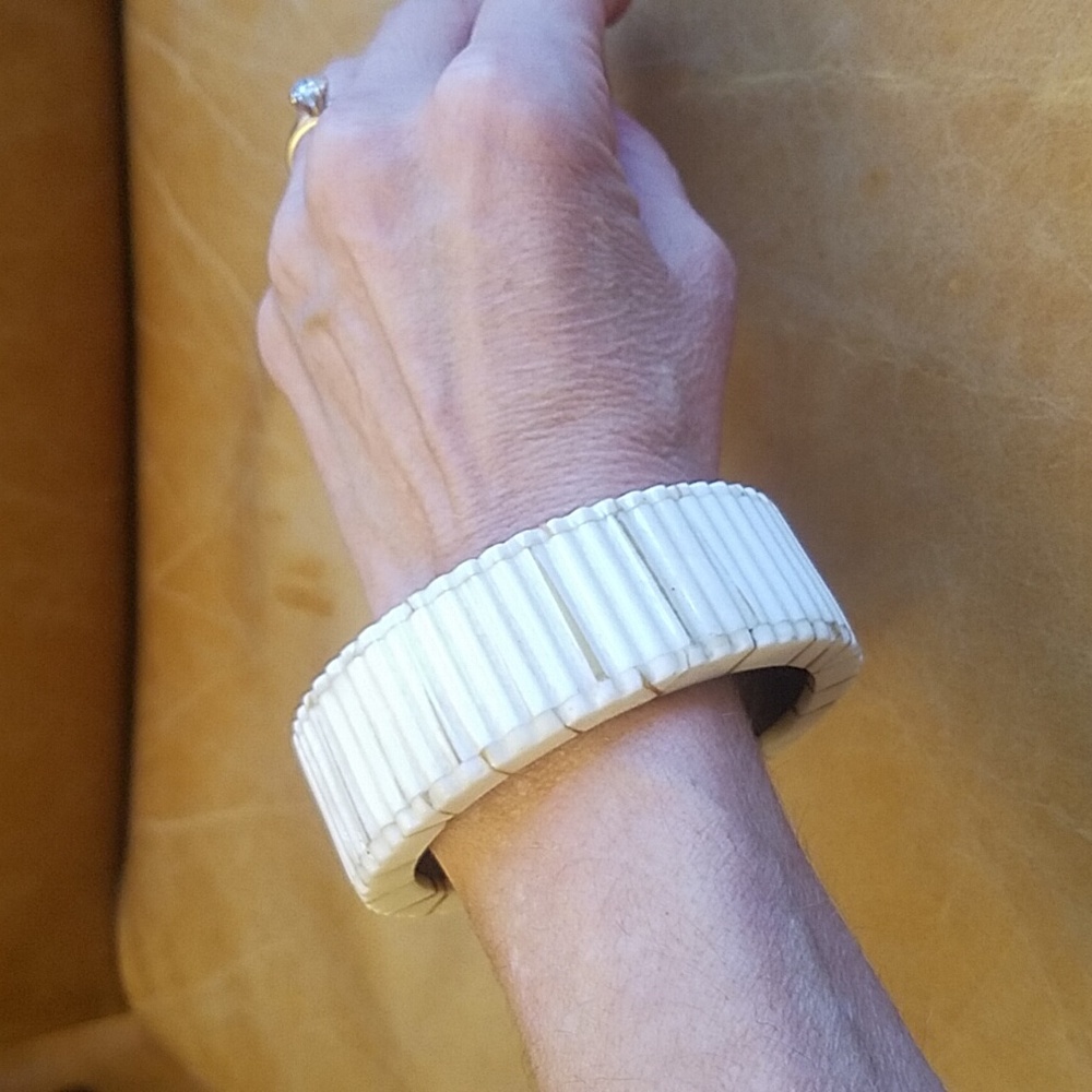 Vintage carved chunky bangle bracelet